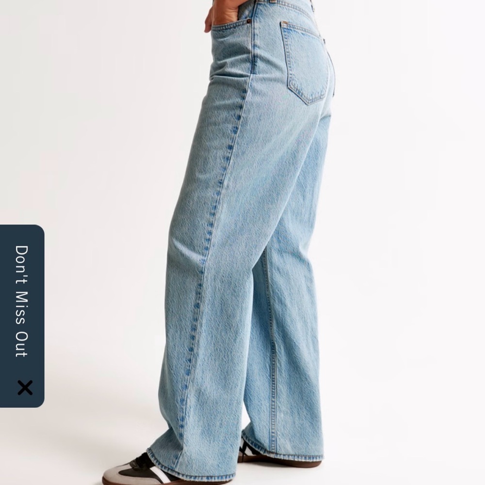 Abercrombie & Fitch Curve Love High Rise Loose Jeans Size 29 - Picture 2 of 10